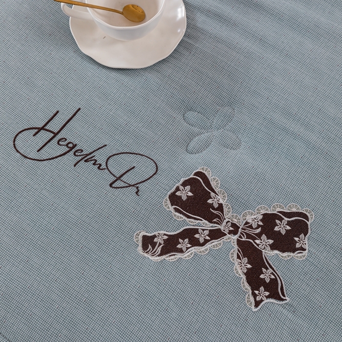 91家纺网 家纺一手货源 找家纺 爱宝被业 2024新款糯糯棉绣花纤维被 浅灰蓝