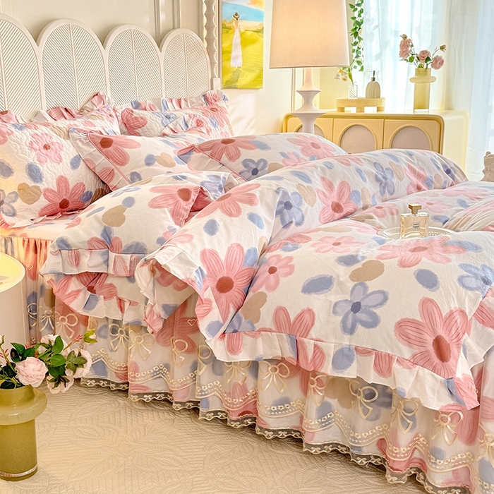 91家纺网 家纺一手货源 找家纺 美达家纺 2025新款亲肤舒适全棉公主风单床裙四件套 梦境之旅-粉