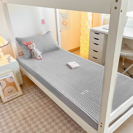 91家纺网 家纺一手货源 找家纺 芬晴家纺 2024新款A类全棉水洗棉大豆棉床笠-漫游（学生床） 漫游-浅灰