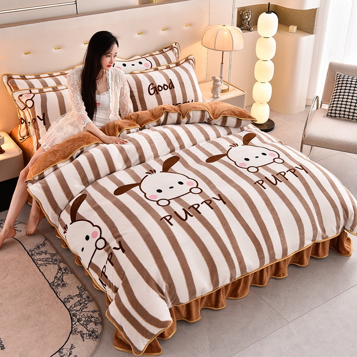 91家纺网 家纺一手货源 找家纺 德比尔斯 2025新款牛奶绒床裙四件套8-9斤法莱绒直播爆款日产2万套凯利