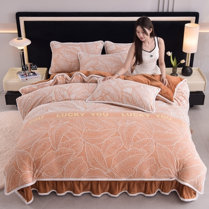 91家纺网 家纺一手货源 找家纺 德比尔斯  2025新款牛奶绒雕花绒四件套 知意-咖