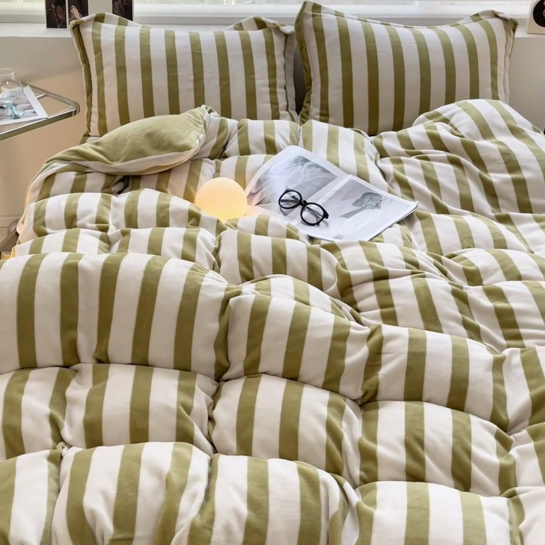 91家纺网 家纺一手货源 找家纺 启程家纺 2024新款无印风A类牛奶绒四件套 条纹-芥末绿