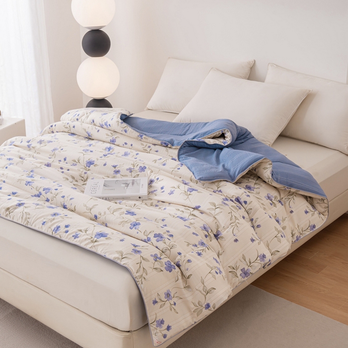 91家纺网 家纺一手货源 找家纺 爱宝被业 2024新款提花云纱棉印花被 铃兰物语