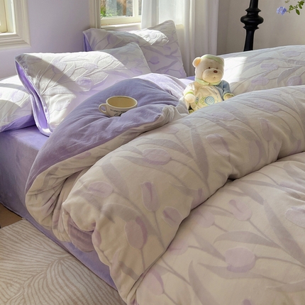 桃子家居 2024新款A类高克重230克3D立体雕花烂花提花着色郁金香少女花边款简单款牛奶绒四件套 绒烂花-紫色郁金香