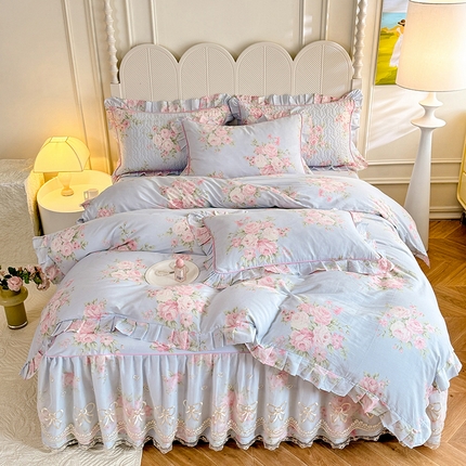 91家纺网 家纺一手货源 找家纺 美达家纺 2025新款亲肤舒适全棉公主风单床裙四件套 花艺清梦-蓝
