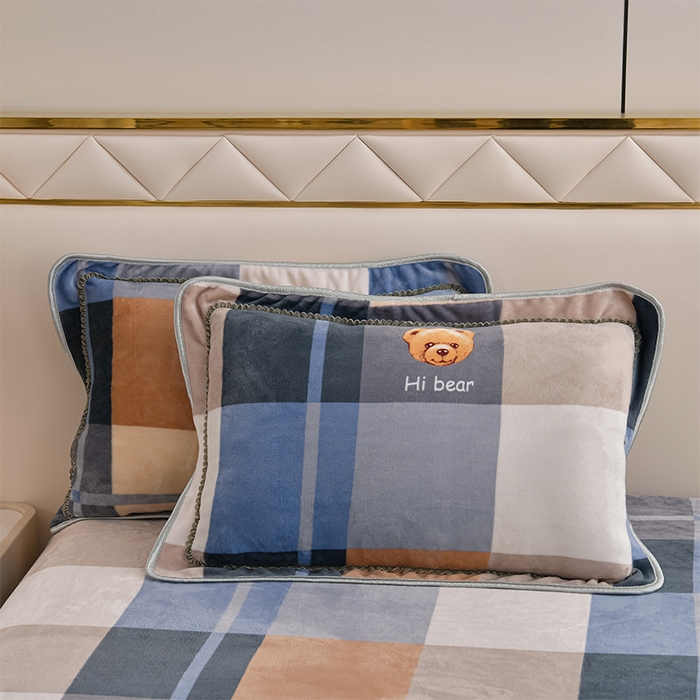 91家纺网 家纺一手货源 找家纺 爱洛家纺 2024新款高克重牛奶绒印花四件套 格子熊