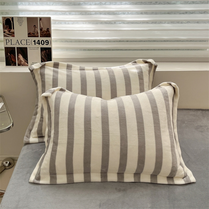 91家纺网 家纺一手货源 找家纺 启程家纺 2024新款无印风A类牛奶绒四件套 条纹-浅灰