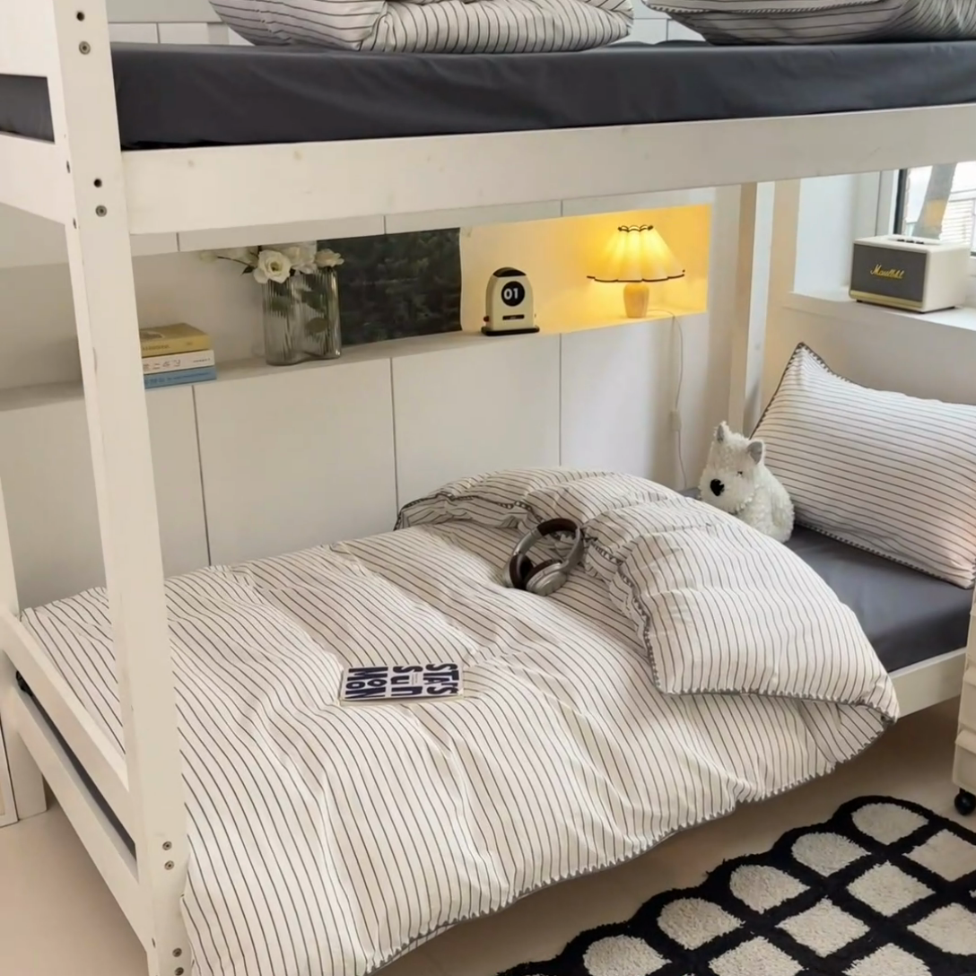 91家纺网 家纺一手货源 找家纺 吉象家纺 2025新款全棉水洗棉三角针学生三件套四件套 时光-横条