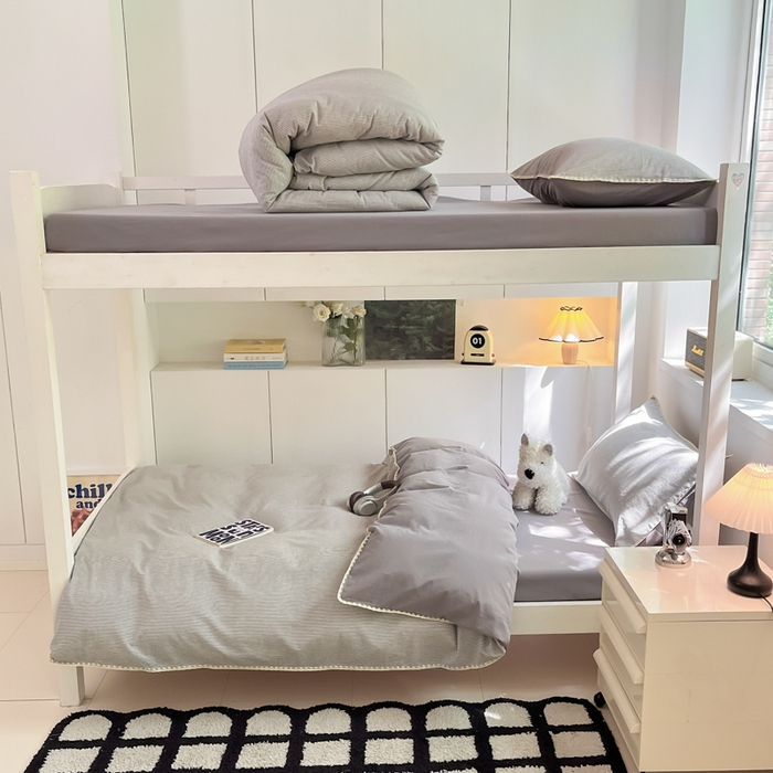 91家纺网 家纺一手货源 找家纺 吉象家纺 2025新款全棉水洗棉三角针学生三件套四件套 秘境-浅灰