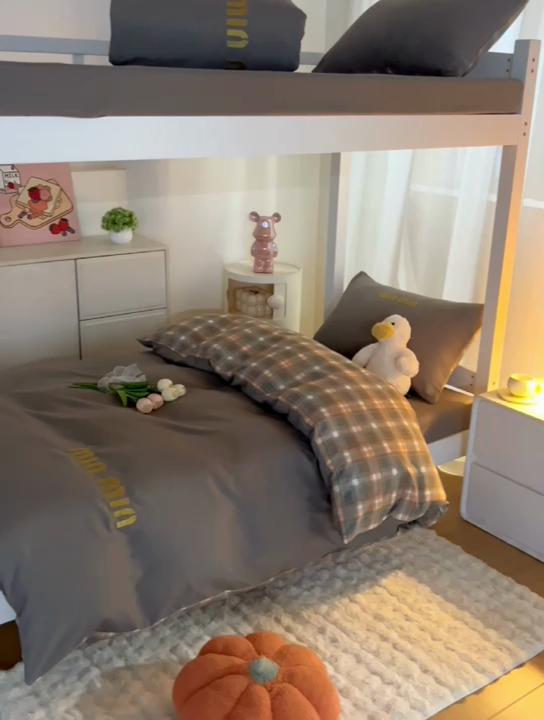 91家纺网 家纺一手货源 找家纺 富宁家纺 2025新款亲肤磨毛学生三件套学生床场景二-青春格子 灰色