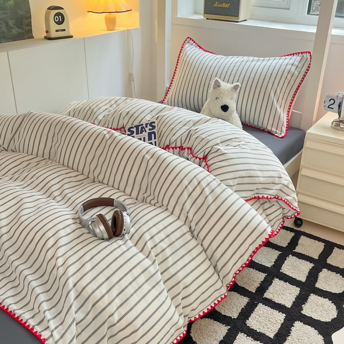 91家纺网 家纺一手货源 找家纺 吉象家纺 2025新款全棉水洗棉三角针学生三件套四件套 时光-浅灰