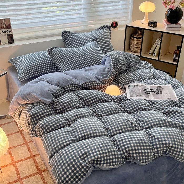 91家纺网 家纺一手货源 找家纺 启程家纺 2024新款无印风A类牛奶绒四件套 小格子-蓝灰