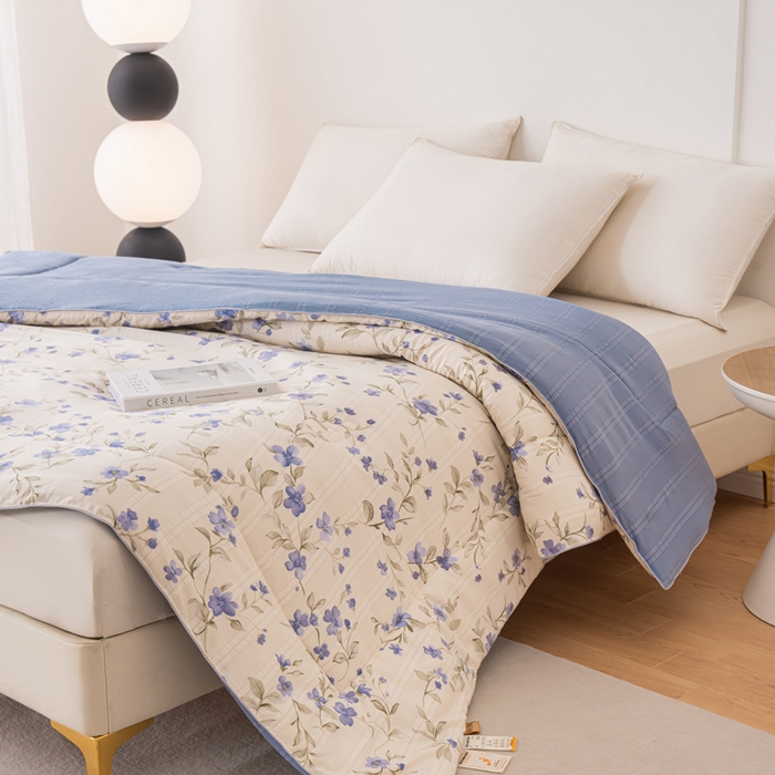 91家纺网 家纺一手货源 找家纺 爱宝被业 2024新款提花云纱棉印花被 铃兰物语