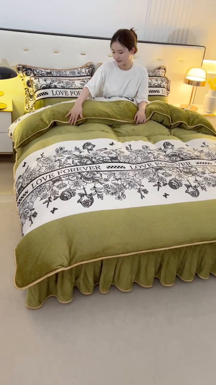 91家纺网 家纺一手货源 找家纺 爱洛家纺 2024新款高克重牛奶绒印花四件套 盼夏