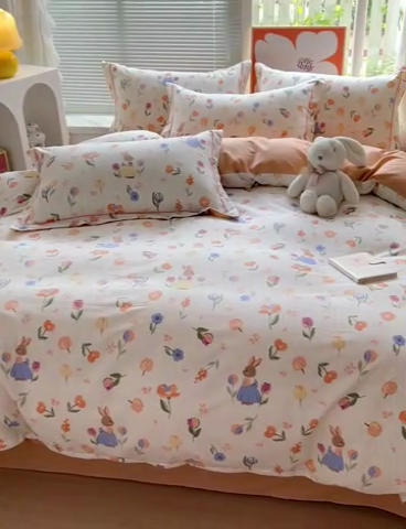 91家纺网 家纺一手货源 找家纺 2024新款全棉印花磨毛系列四件套 小兔庄园