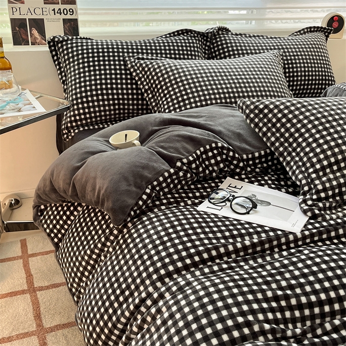 91家纺网 家纺一手货源 找家纺 启程家纺 2024新款无印风A类牛奶绒四件套 小格子-深灰