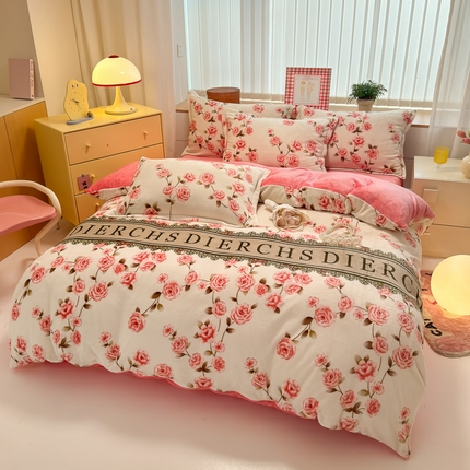 91家纺网 家纺一手货源 找家纺 （总）德比尔斯  2025新款7斤重印花牛奶绒四件套爆款