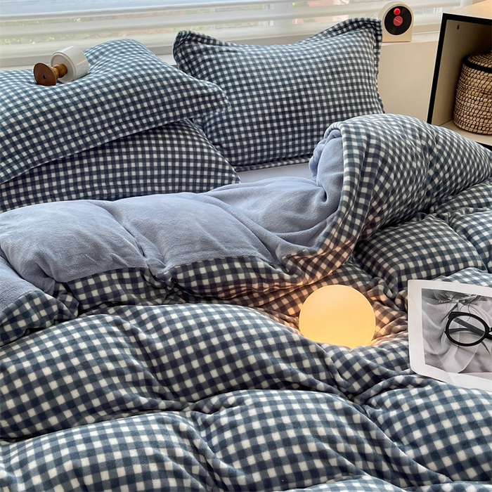 91家纺网 家纺一手货源 找家纺 启程家纺 2024新款无印风A类牛奶绒四件套 小格子-蓝灰
