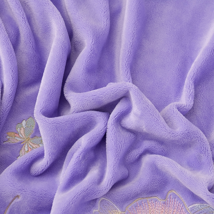 91家纺网 家纺一手货源 找家纺 绒小宣 2025新款高克重牛奶绒刺绣四件套 蝶恋花-浅夏紫