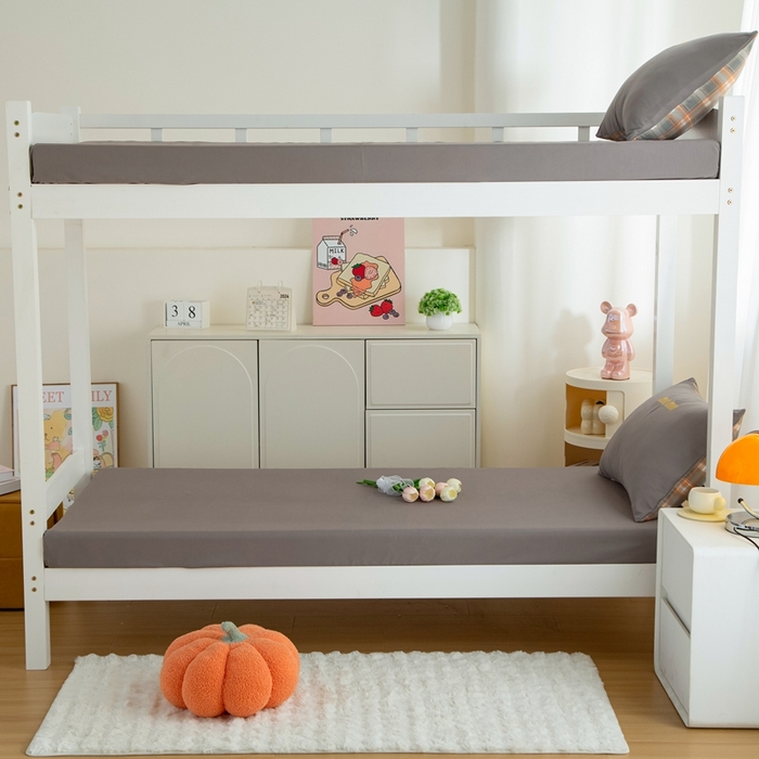 91家纺网 家纺一手货源 找家纺 富宁家纺 2025新款亲肤磨毛学生三件套学生床场景二-青春格子 灰色