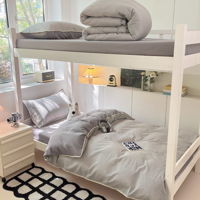 91家纺网 家纺一手货源 找家纺 吉象家纺 2025新款全棉水洗棉三角针学生三件套四件套 秘境-浅灰