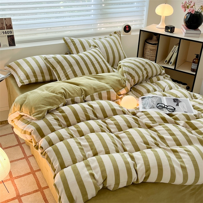 91家纺网 家纺一手货源 找家纺 启程家纺 2024新款无印风A类牛奶绒四件套 条纹-芥末绿