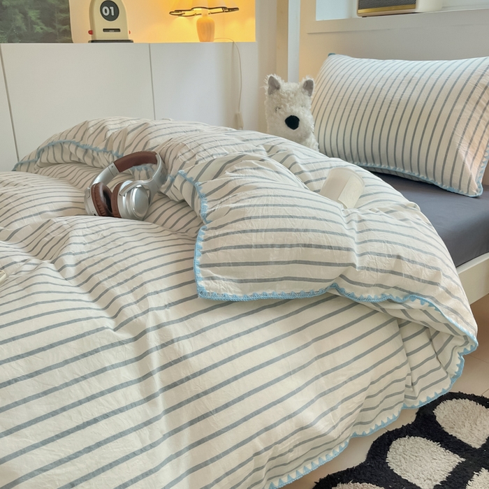 91家纺网 家纺一手货源 找家纺 吉象家纺 2025新款全棉水洗棉三角针学生三件套四件套 时光-浅蓝