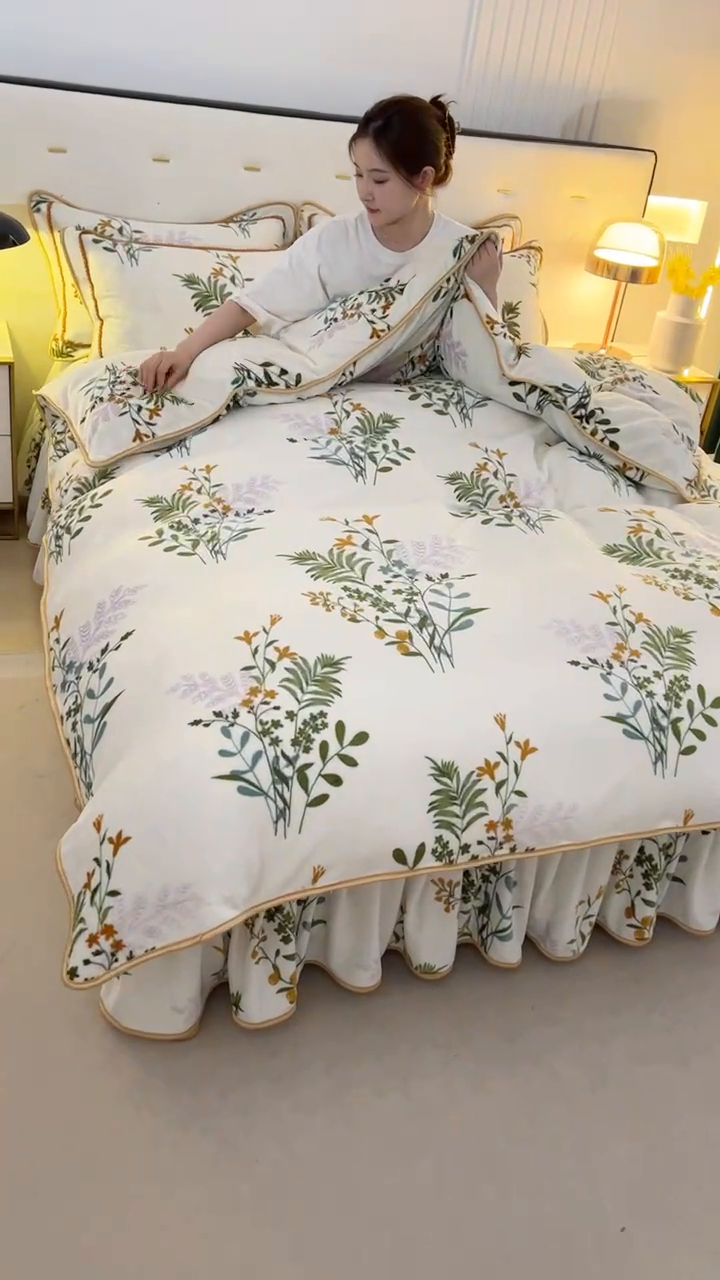 91家纺网 家纺一手货源 找家纺 爱洛家纺 2024新款高克重牛奶绒印花四件套 阳光花语
