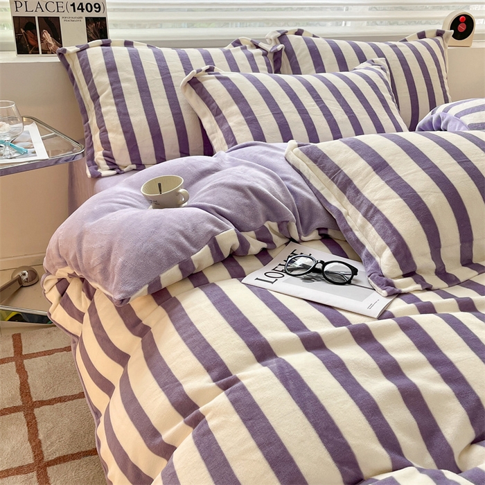 91家纺网 家纺一手货源 找家纺 启程家纺 2024新款无印风A类牛奶绒四件套 条纹-紫