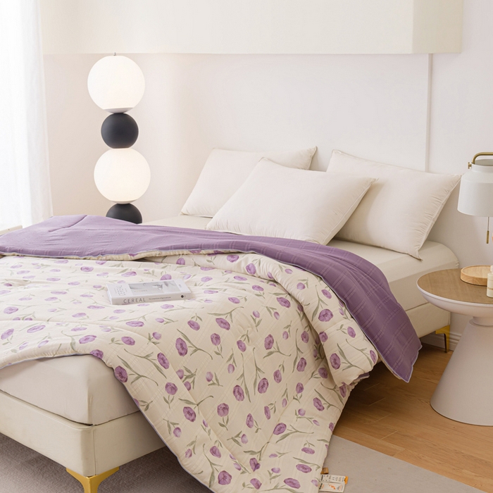 91家纺网 家纺一手货源 找家纺 爱宝被业 2024新款提花云纱棉印花被 紫罗兰