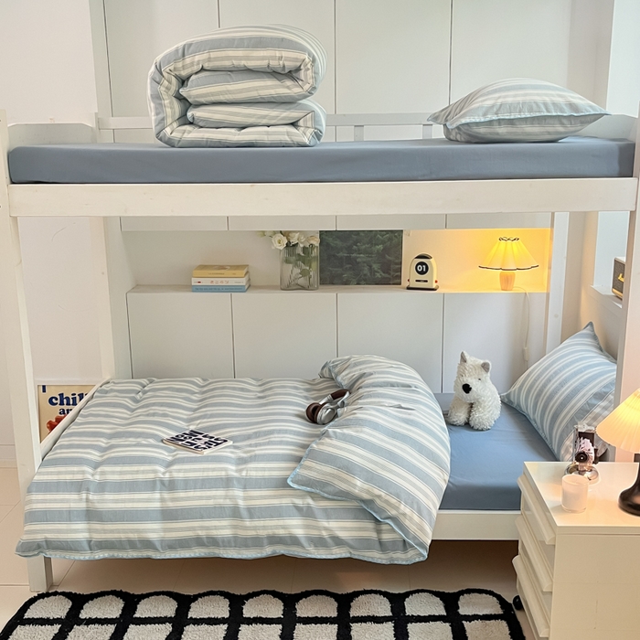 91家纺网 家纺一手货源 找家纺 吉象家纺 2025新款全棉水洗棉三角针学生三件套四件套 青春-浅蓝