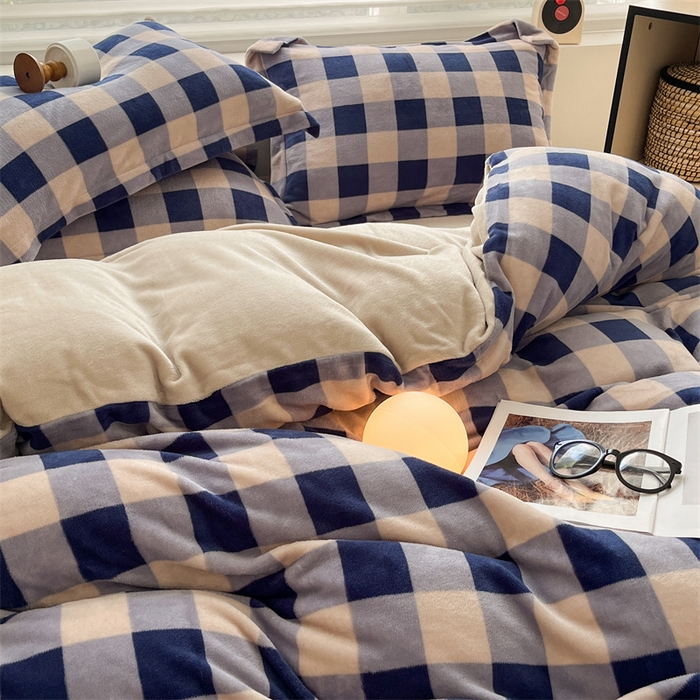 91家纺网 家纺一手货源 找家纺 启程家纺 2024新款无印风A类牛奶绒四件套 大格子-蓝灰