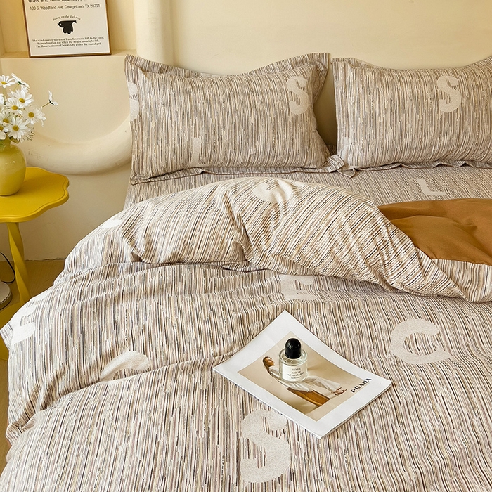 91家纺网 家纺一手货源 找家纺 2024新款全棉印花磨毛系列四件套 休闲字母