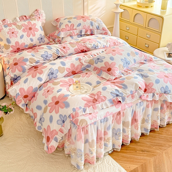 91家纺网 家纺一手货源 找家纺 美达家纺 2025新款亲肤舒适全棉公主风单床裙四件套 梦境之旅-粉