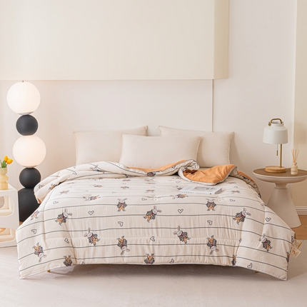 爱宝被业 2024新款提花云纱棉印花被 时尚兔