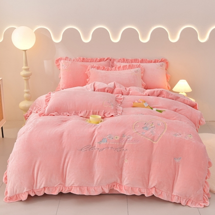 91家纺网 家纺一手货源 找家纺 （总）梦之星 2025新款230g高克重刺绣花边牛奶绒四件套