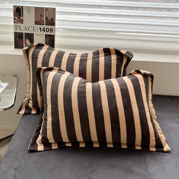 91家纺网 家纺一手货源 找家纺 启程家纺 2024新款无印风A类牛奶绒四件套 条纹-棕灰