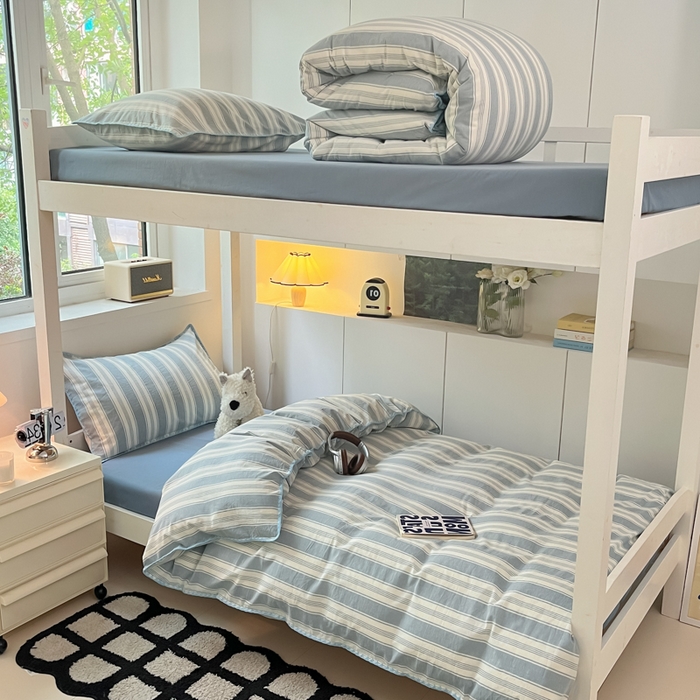 91家纺网 家纺一手货源 找家纺 吉象家纺 2025新款全棉水洗棉三角针学生三件套四件套 青春-浅蓝