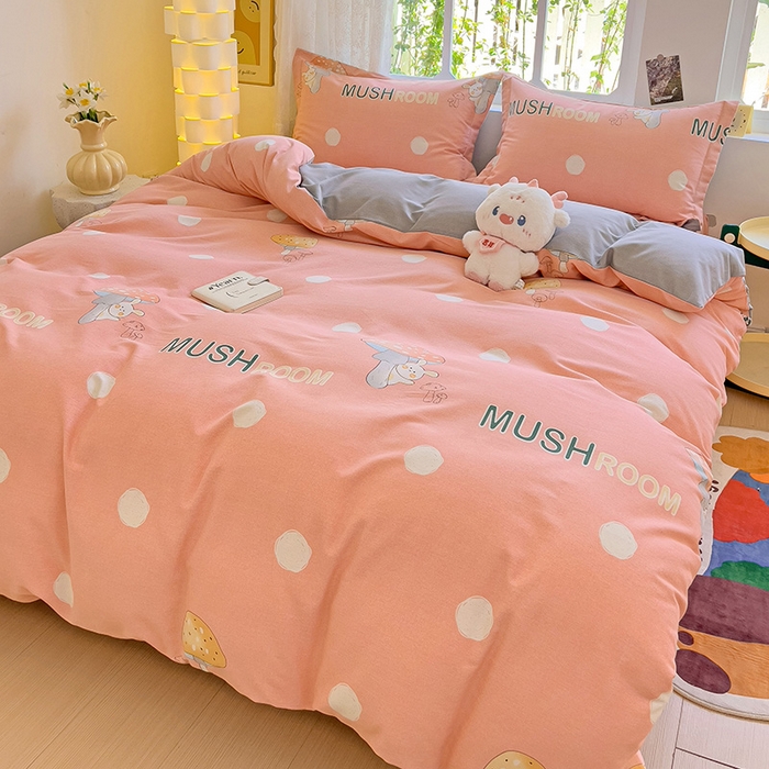 91家纺网 家纺一手货源 找家纺 2024新款全棉印花磨毛系列四件套 雨季蘑菇