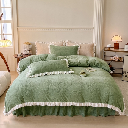 恩和家纺 2024新款牛奶绒雕花绒木耳飞边款四件套 银杏叶绿