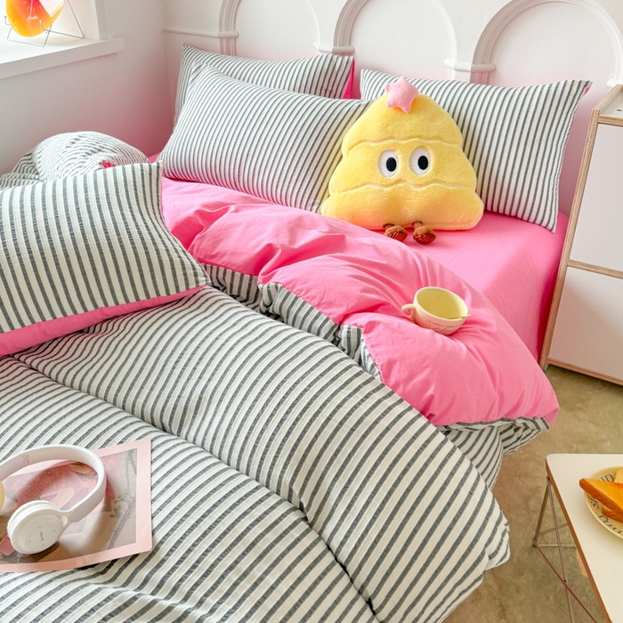 91家纺网 家纺一手货源 找家纺 千朵 2024新款色织提花水洗棉四件套 灰红