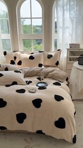91家纺网 家纺一手货源 找家纺 萝莉家纺 2024新款加厚舒舒绒提花舒棉绒牛奶绒系列四件套 黑爱心奶咖