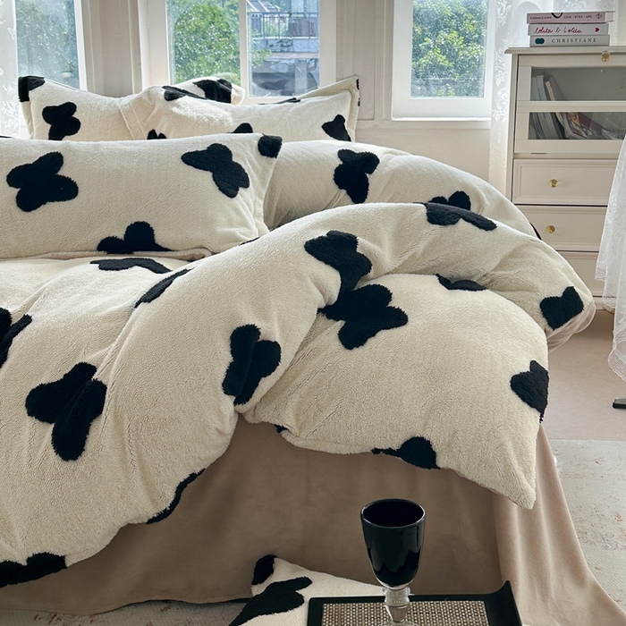 91家纺网 家纺一手货源 找家纺 萝莉家纺 2024新款加厚舒舒绒提花舒棉绒牛奶绒系列四件套 蝴蝶黑