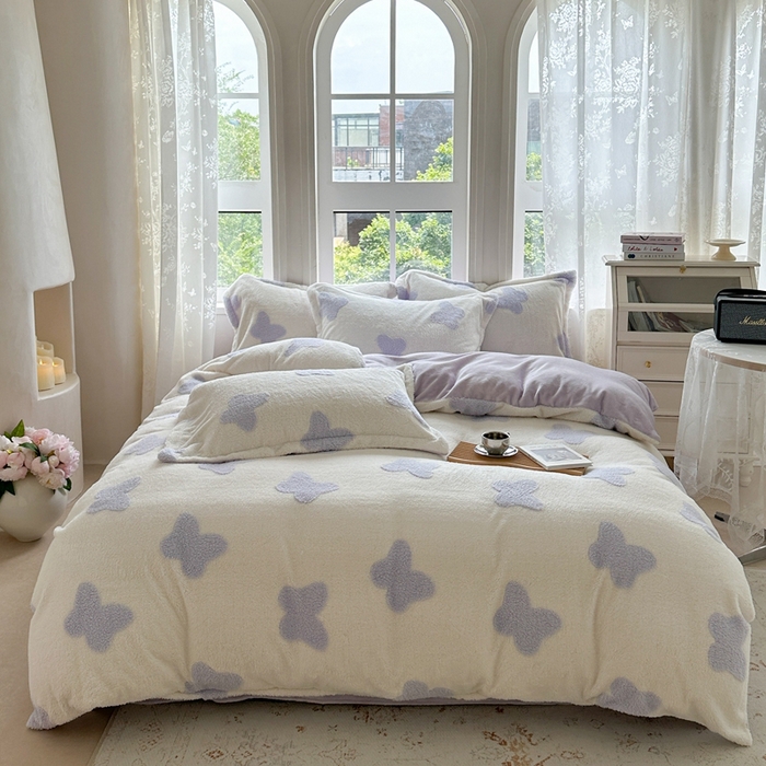 91家纺网 家纺一手货源 找家纺 萝莉家纺 2024新款加厚舒舒绒提花舒棉绒牛奶绒系列四件套 蝴蝴浅紫