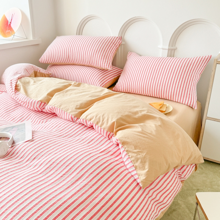 91家纺网 家纺一手货源 找家纺 千朵 2024新款色织提花水洗棉四件套 条纹红驼