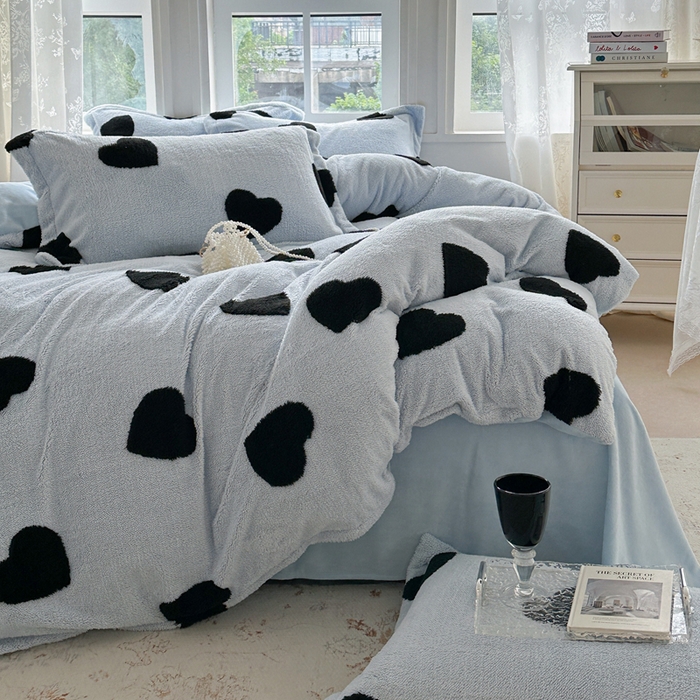 91家纺网 家纺一手货源 找家纺 萝莉家纺 2024新款加厚舒舒绒提花舒棉绒牛奶绒系列四件套 黑爱心蓝