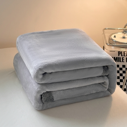 21度C 2024新款牛奶绒纯色320克 加厚多功能菠萝格包边毯 银灰