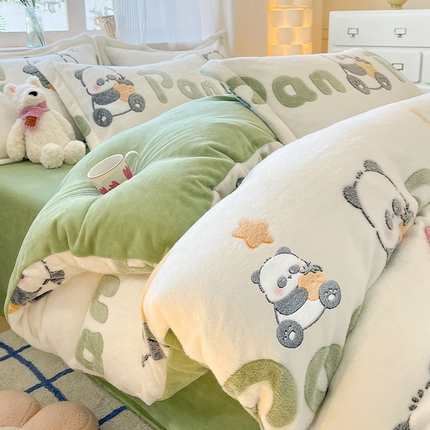 91家纺网 家纺一手货源 找家纺 梓瑄家居 2024新款雪花绒四件套被套牛奶绒四件套法莱绒水晶绒法兰绒兔毛绒兔绒金貂绒雕花绒  熊猫胖胖