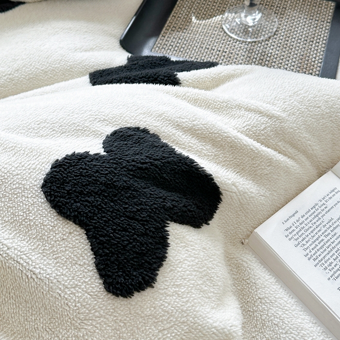 91家纺网 家纺一手货源 找家纺 萝莉家纺 2024新款加厚舒舒绒提花舒棉绒牛奶绒系列四件套 蝴蝶黑