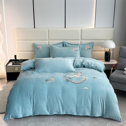 91家纺网 家纺一手货源 找家纺 （总）恋佳居 2025新款牛奶绒180克毛巾绣四件套